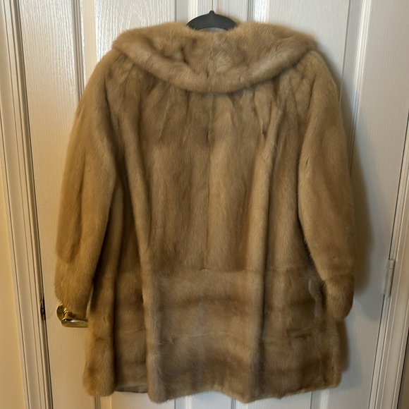 Vintage Mink Coat 1970’s - Picture 5 of 6